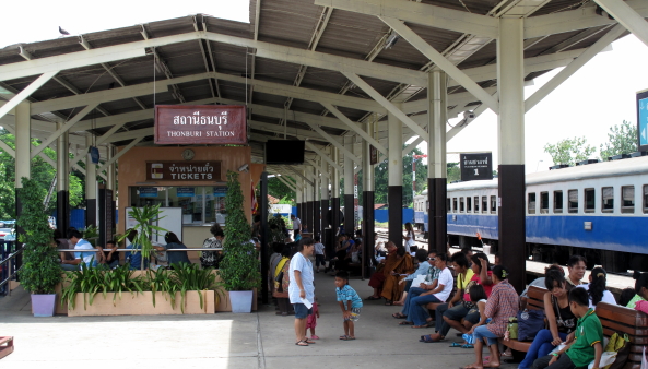 Thonburi station