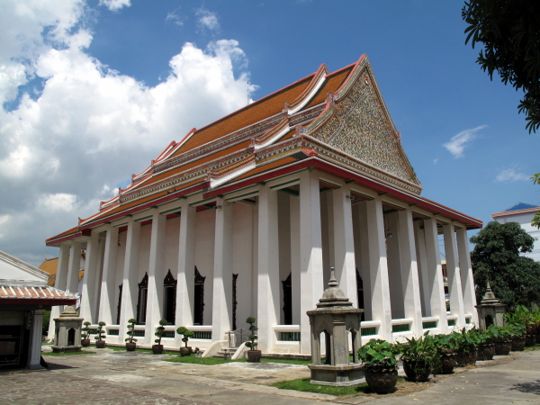 The ordination hall (ubosot)